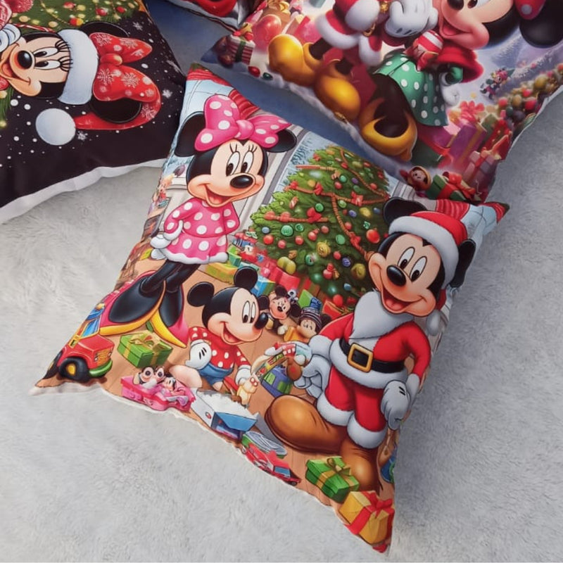 Kit 4 Capas de Almofada Natalinas 45x45 – Mickey, Papai Noel e Personagens